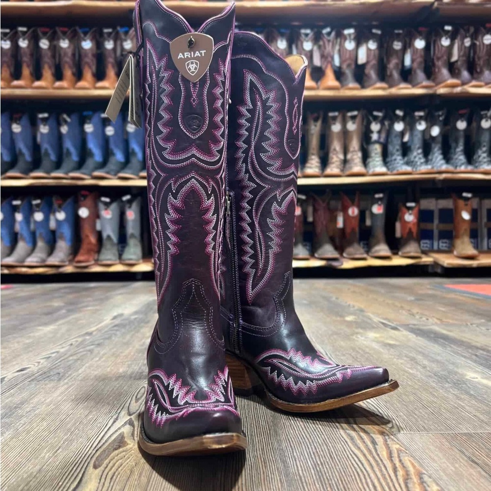 Brand New Ariat Casanova Boots - Deep Amethyst size 6